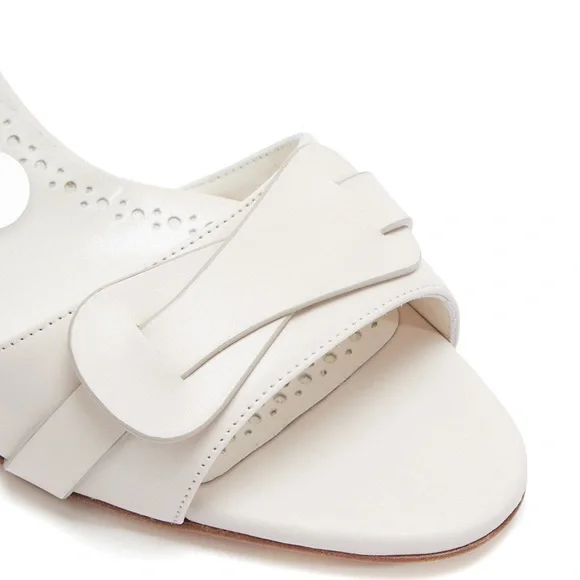 Manolo Blahnik 
Sandals in light beige leather Hydra Calf - Picture 8 of 8